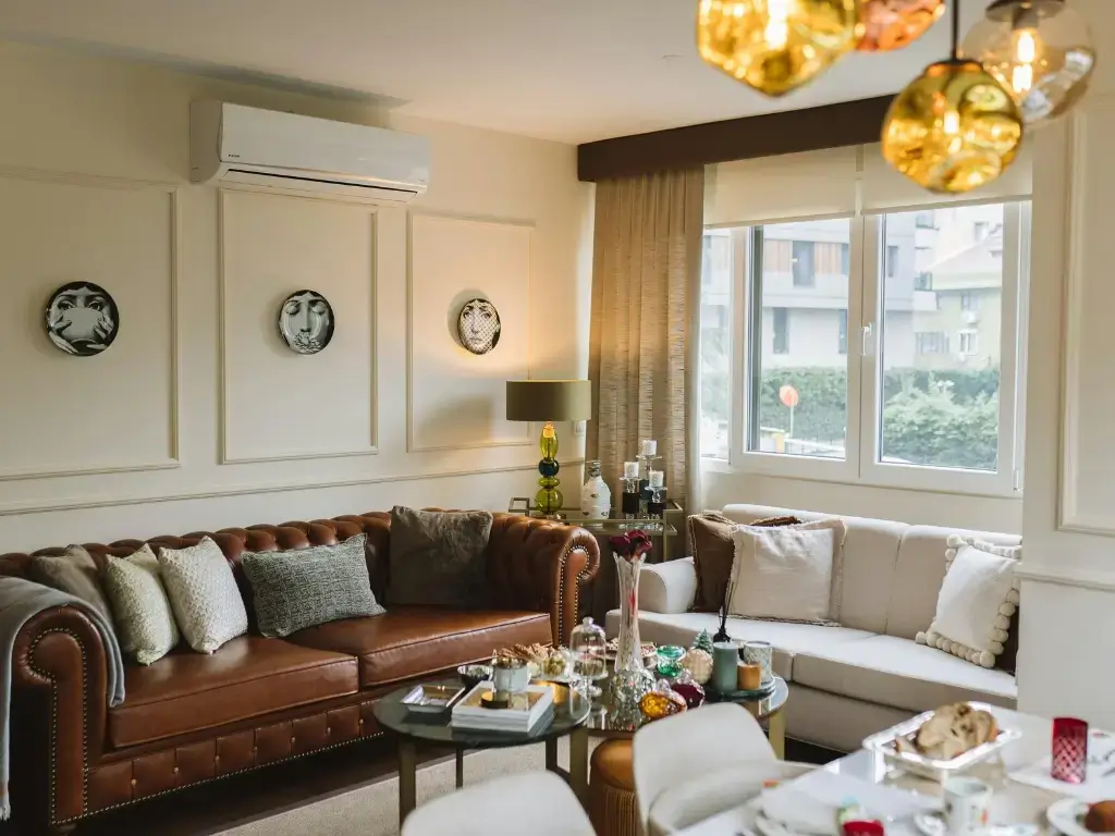 beige With a Leather Lounge