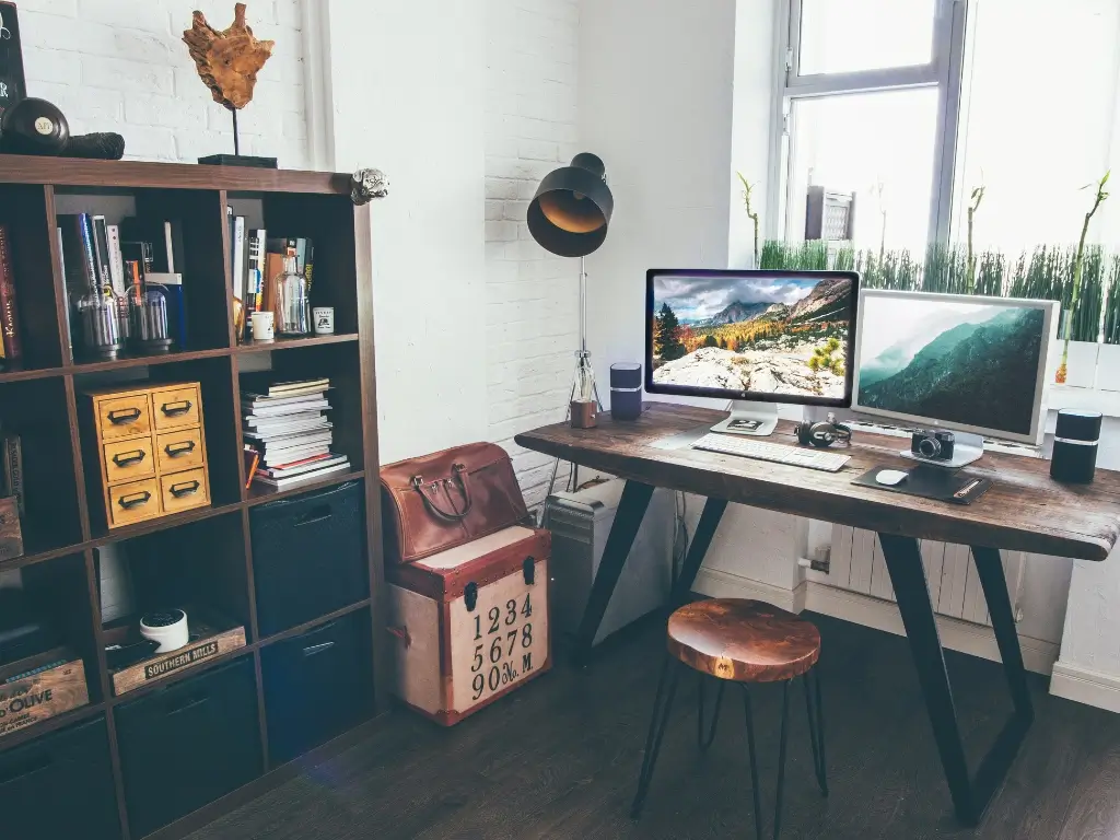 Antique Desk Blending Heritage with Home Office Designs