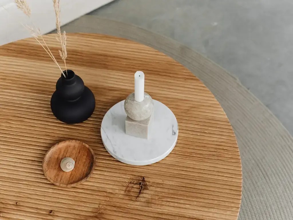  Coffee Table Decor: Stacking for Varied Heights