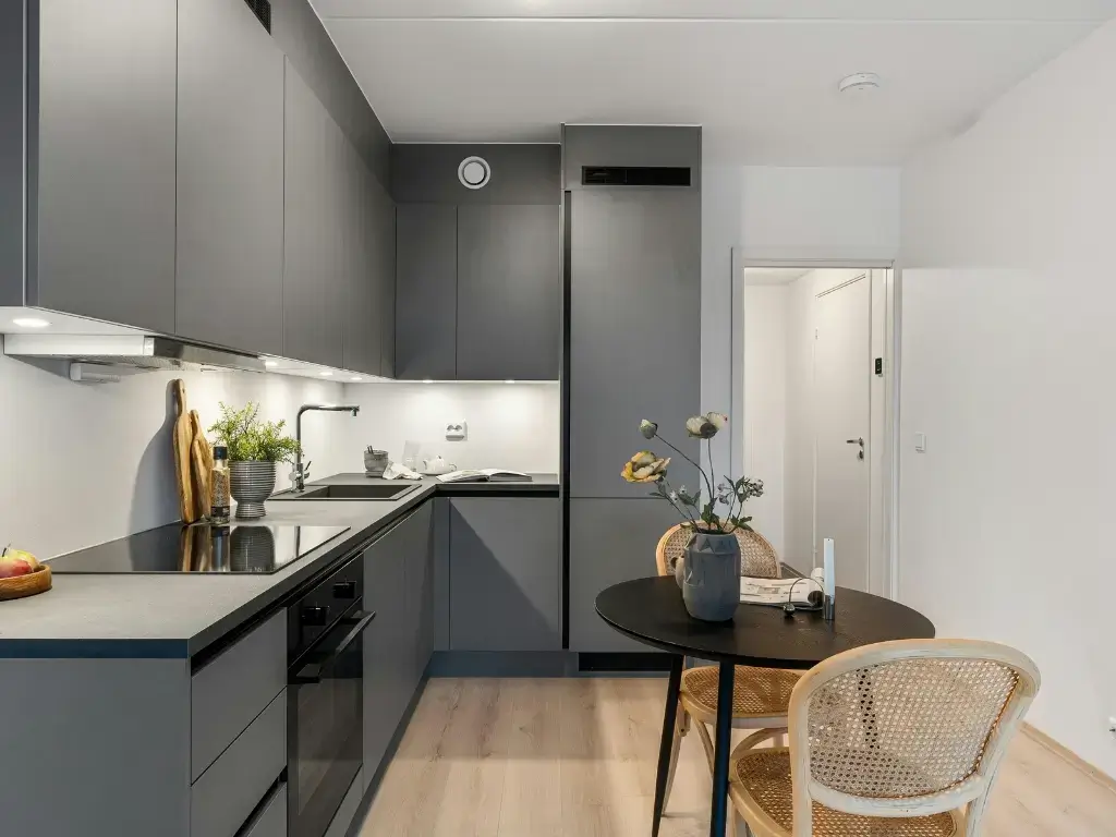 Create Bold Contrast with an Extendable Dining Room Table