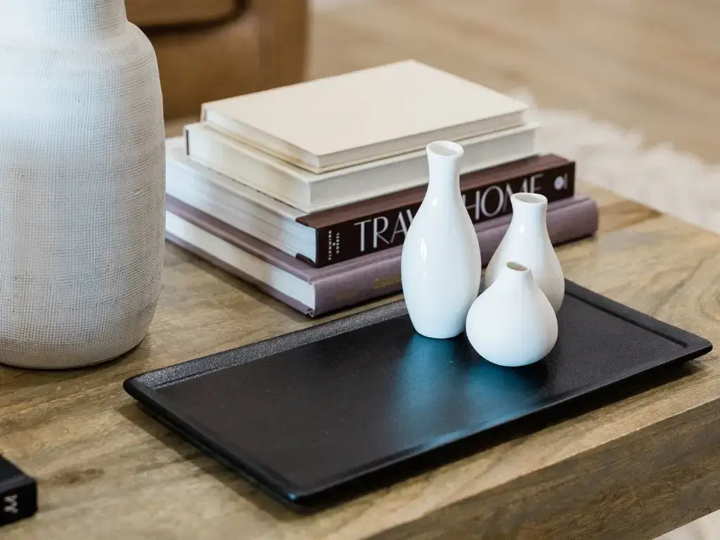 Modern Coffee Table Decor: Colourful Books as Statement Pieces