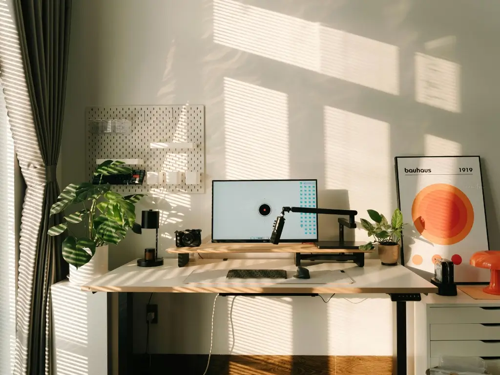 Sleek and Stylish Contemporary Home Office Designs