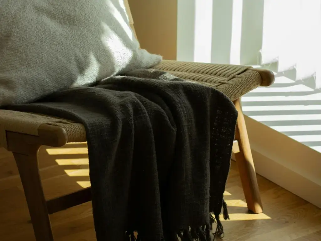 The Casual Drape for an Effortless, Lived-In Feel